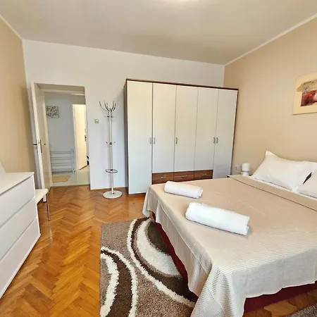 Διαμέρισμα Melita Nv - With Terrace, 200 M From The Novi Vinodolski