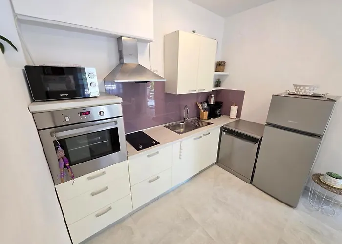 Melita Nv - With Terrace, 200 M From The Apartman *