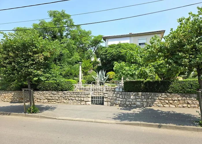 Melita Nv - With Terrace, 200 M From The Novi Vinodolski