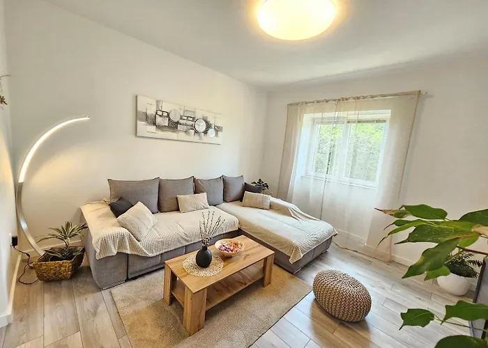 Melita Nv - With Terrace, 200 M From The Novi Vinodolski