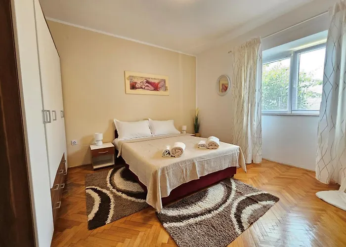 Apartman Melita Nv - With Terrace, 200 M From The Novi Vinodolski