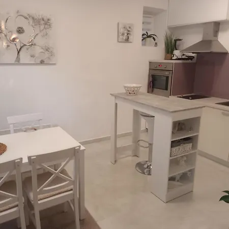 Apartment Melita - With Terrace, 200 M From The