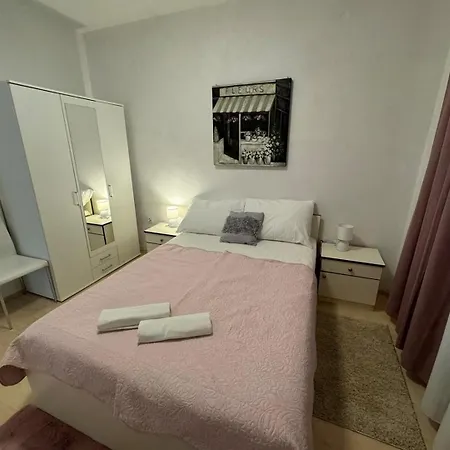 Apartment Melita - With Terrace, 200 M From The