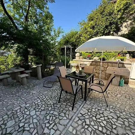 Apartment Melita - With Terrace, 200 M From The Novi Vinodolski