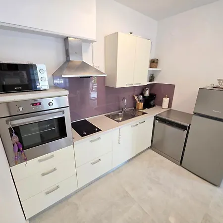 Melita Nv - With Terrace, 200 M From The דירה *