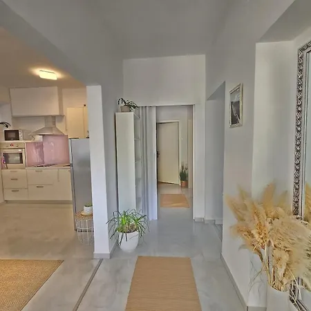 Melita - With Terrace, 200 M From The *