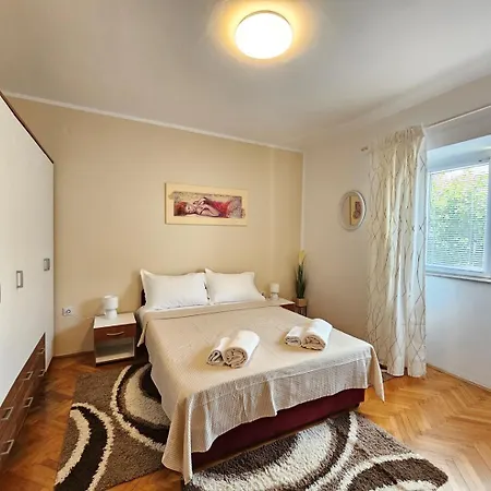 Apartment Melita - With Terrace, 200 M From The